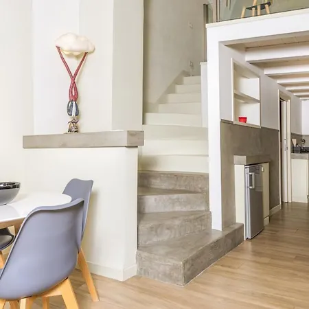 Moderno Second House 26 * 卡塔尼亚